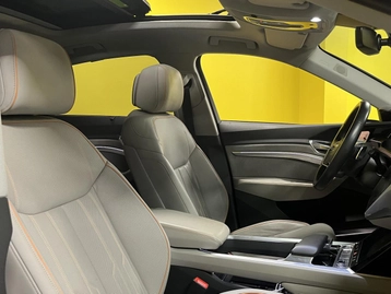 Image véhicule  Audi E-TRON (18)