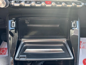 Image véhicule  Peugeot 2008 (35)