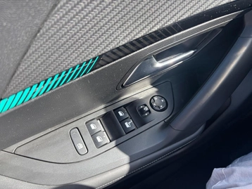 Image véhicule  Peugeot 2008 (19)