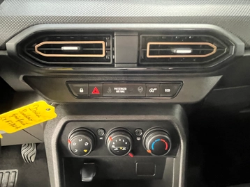 Image véhicule  Dacia SANDERO (13)
