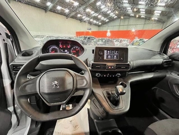 Image véhicule  Peugeot PARTNER (17)