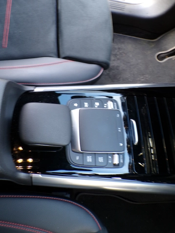 Image véhicule  Mercedes GLA (9)