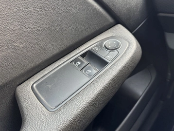 Image véhicule  Renault CLIO (22)