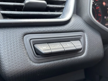 Image véhicule  Renault CLIO (21)