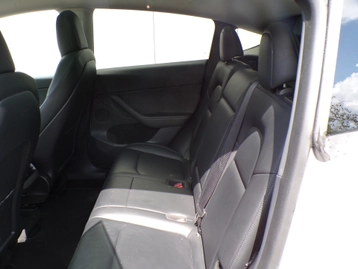Image véhicule  Tesla MODEL Y (11)
