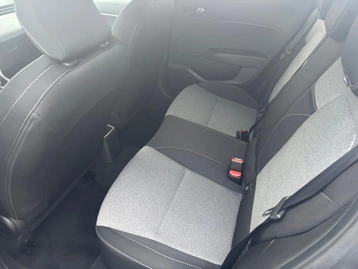 Image véhicule  Renault CLIO (18)