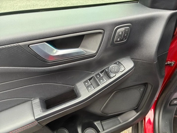 Image véhicule  Ford KUGA (17)