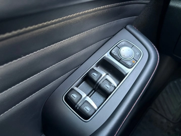 Image véhicule  MG EHS (21)