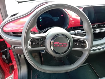 Image véhicule  Fiat 500e BERLINE MY22 SERIE 1 STEP 2 (13)