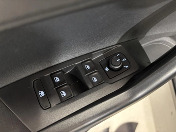 Image véhicule  Volkswagen POLO (8)