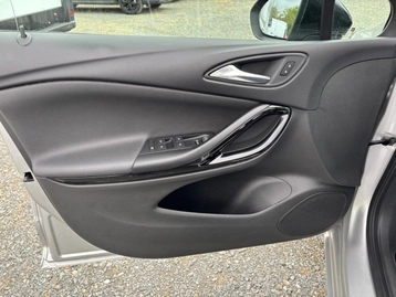 Image véhicule  Opel ASTRA SPORTS TOURER (29)