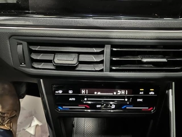 Image véhicule  Volkswagen TAIGO (14)