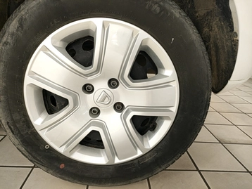 Image véhicule  Dacia SANDERO (19)