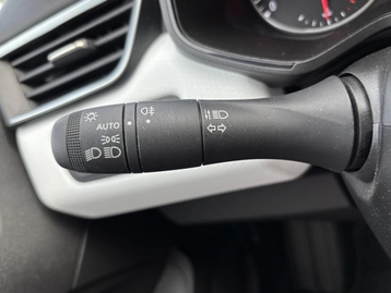 Image véhicule  Renault CLIO (9)
