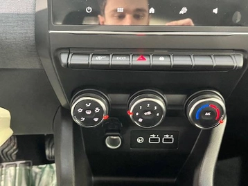 Image véhicule  Renault CLIO (12)