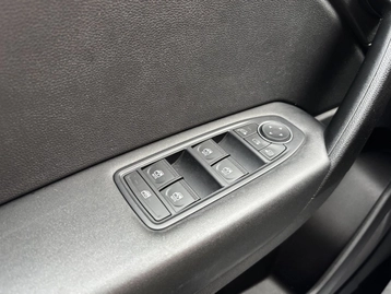 Image véhicule  Renault CAPTUR (29)