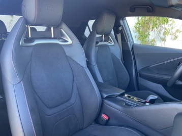 Image véhicule  Toyota C-HR (13)