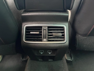 Image véhicule  Renault MEGANE (44)