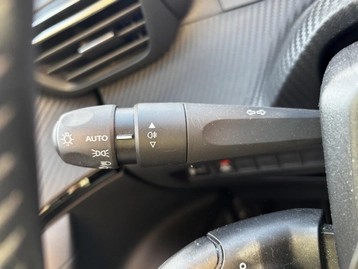 Image véhicule  Peugeot 2008 (10)