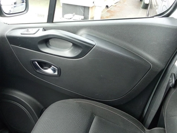 Image véhicule Renault TRAFIC (31) Image véhicule Renault TRAFIC (31)