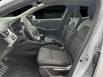 Image véhicule  Renault CLIO (8)