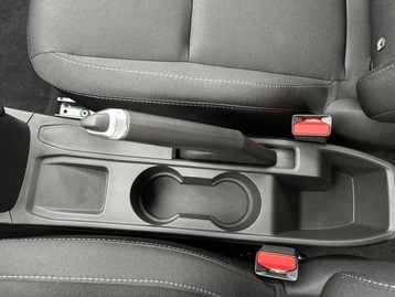 Image véhicule  Renault CLIO (28)