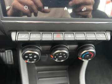 Image véhicule  Renault CLIO (27)