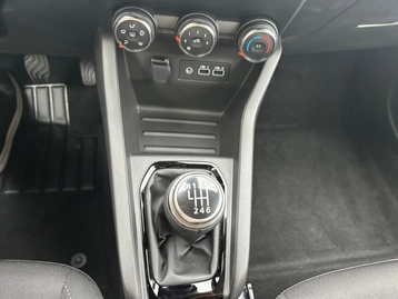 Image véhicule  Renault CLIO (25)