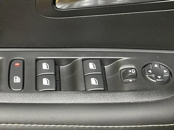 Image véhicule  Peugeot 208 (28)