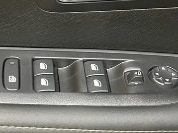 Image véhicule  Peugeot 208 (10)