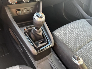 Image véhicule  Renault CLIO (24)
