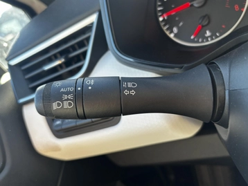 Image véhicule  Renault CLIO (9)