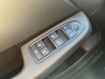 Image véhicule  Renault CLIO (27)