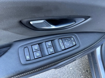 Image véhicule Renault SCENIC (18) Image véhicule Renault SCENIC (18)