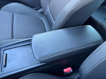 Image véhicule Renault SCENIC (36) Image véhicule Renault SCENIC (36)