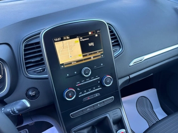 Image véhicule Renault SCENIC (23) Image véhicule Renault SCENIC (23)