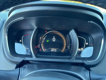 Image véhicule Renault SCENIC (17) Image véhicule Renault SCENIC (17)