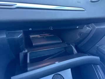 Image véhicule Renault SCENIC (40) Image véhicule Renault SCENIC (40)