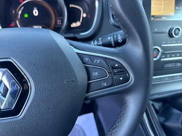 Image véhicule Renault SCENIC (31) Image véhicule Renault SCENIC (31)