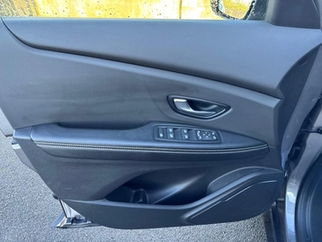 Image véhicule Renault SCENIC (29) Image véhicule Renault SCENIC (29)