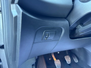 Image véhicule Renault SCENIC (30) Image véhicule Renault SCENIC (30)