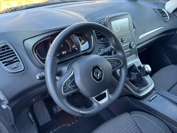 Image véhicule Renault SCENIC (22) Image véhicule Renault SCENIC (22)