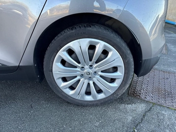 Image véhicule Renault SCENIC (21) Image véhicule Renault SCENIC (21)