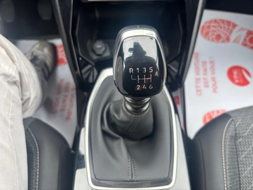 Image véhicule  Peugeot 208 (37)