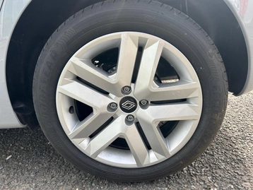 Image véhicule  Renault CLIO (7)