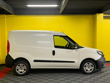 Image véhicule Fiat DOBLO (8) Image véhicule Fiat DOBLO (8)