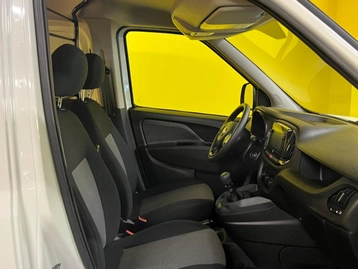 Image véhicule Fiat DOBLO (16) Image véhicule Fiat DOBLO (16)