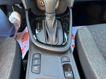 Image véhicule  Toyota YARIS CROSS (25)
