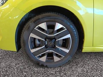 Image véhicule  Peugeot 208 (11)