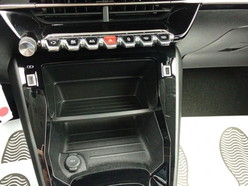 Image véhicule  Peugeot 208 (13)